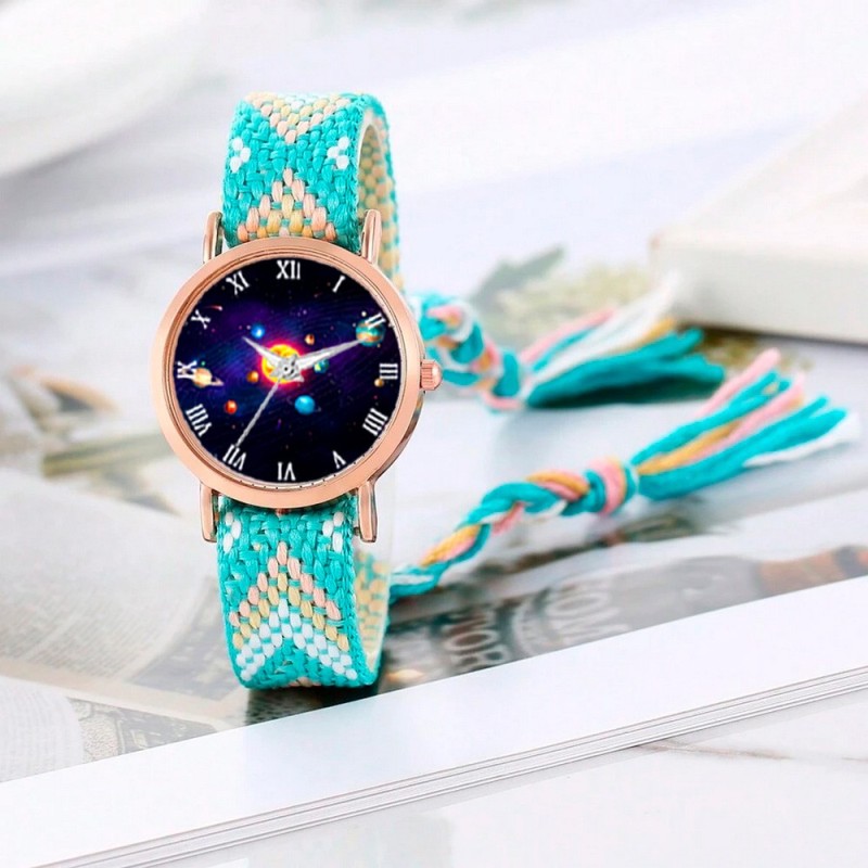 Reloj Sistema Solar Dorado