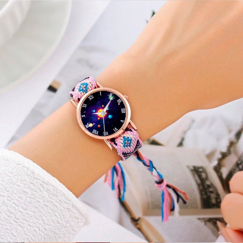 Reloj Sistema Solar Dorado