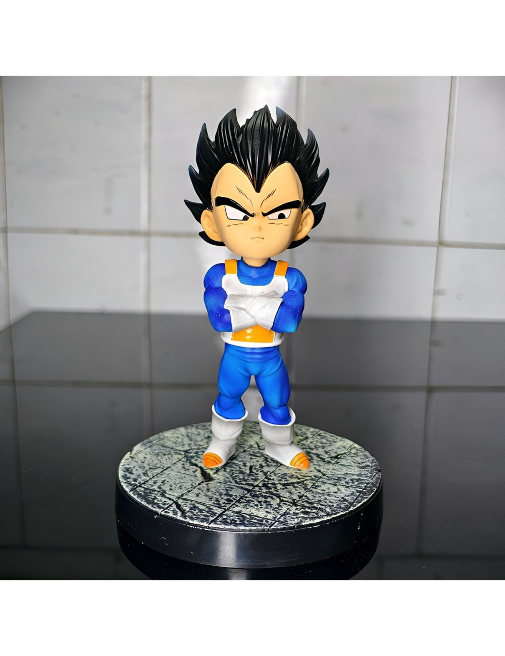 Figura Coleccionable Dragon Ball Z Vegeta Con Base