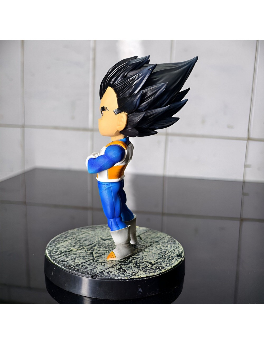 Figura Coleccionable Dragon Ball Z Vegeta Con Base