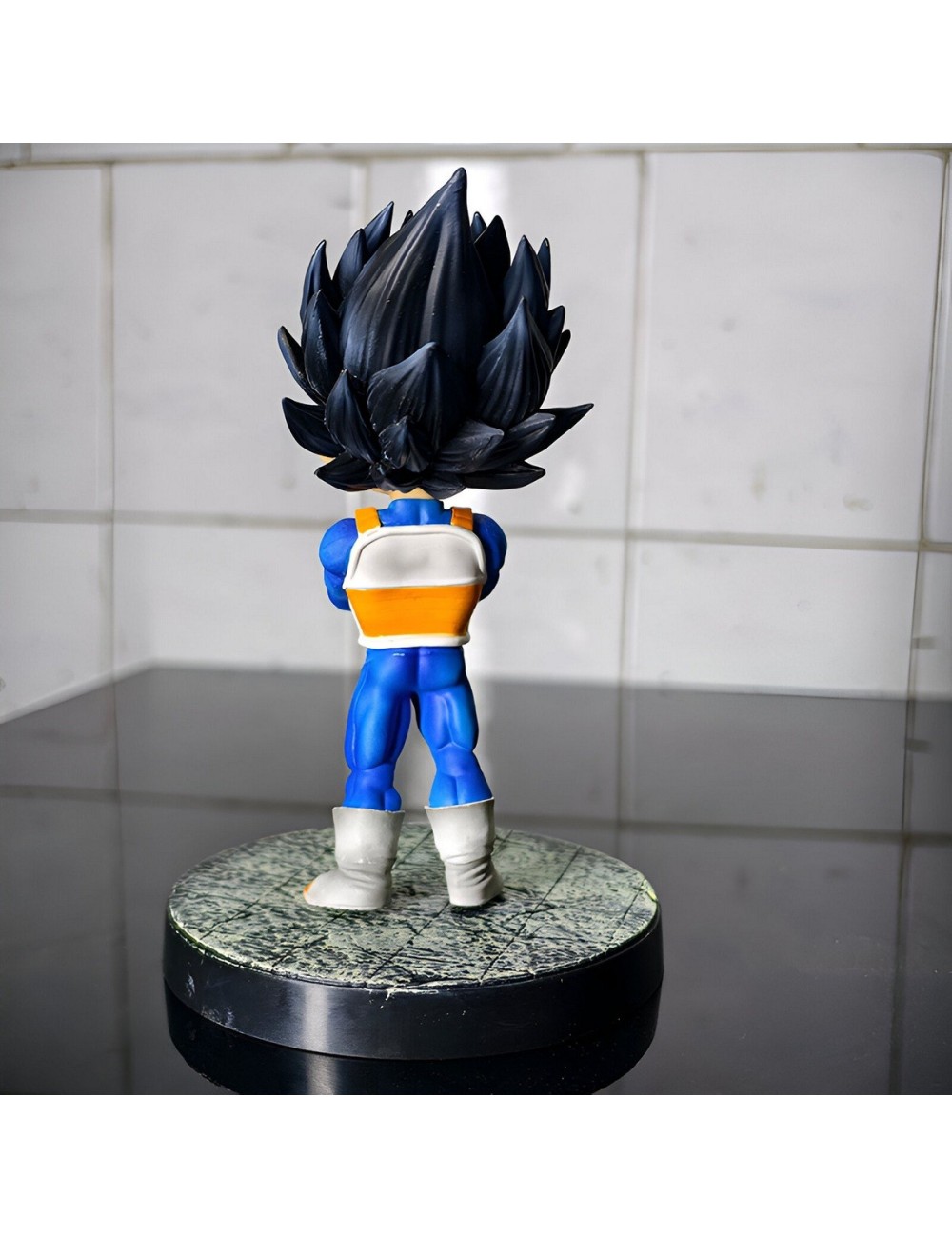 Figura Coleccionable Dragon Ball Z Vegeta Con Base