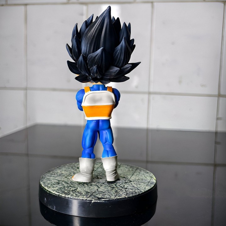 Figura Coleccionable Dragon Ball Z Vegeta Con Base