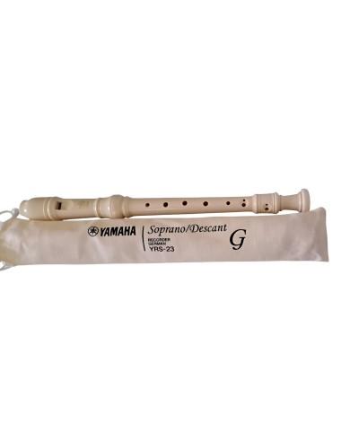 Flauta Profesional Yamaha Yrs23 Color Crema Portable