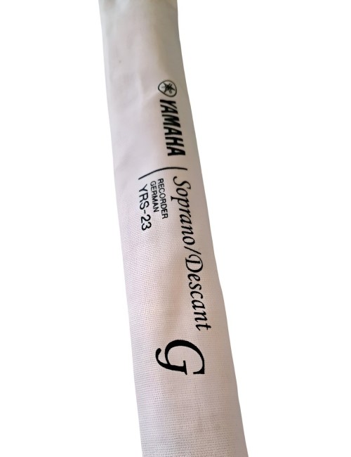 Flauta Profesional Yamaha Yrs23 Color Crema Portable