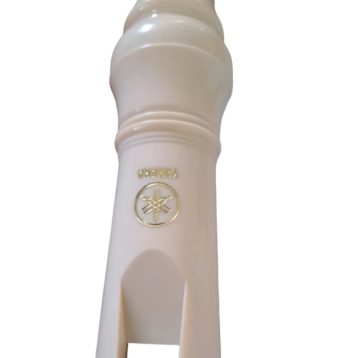 Flauta Profesional Yamaha Yrs23 Color Crema Portable