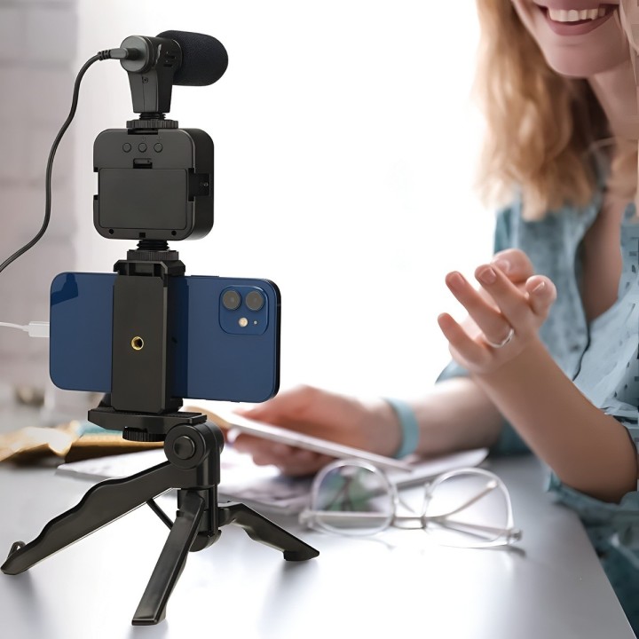 Kit De Vlogging 4 En 1 Trípode Luz Led Micrófono Ay-49