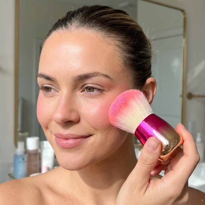 Brocha Kabuki Bledo Polvo Uñas Maquillaje Mango Metalizado
