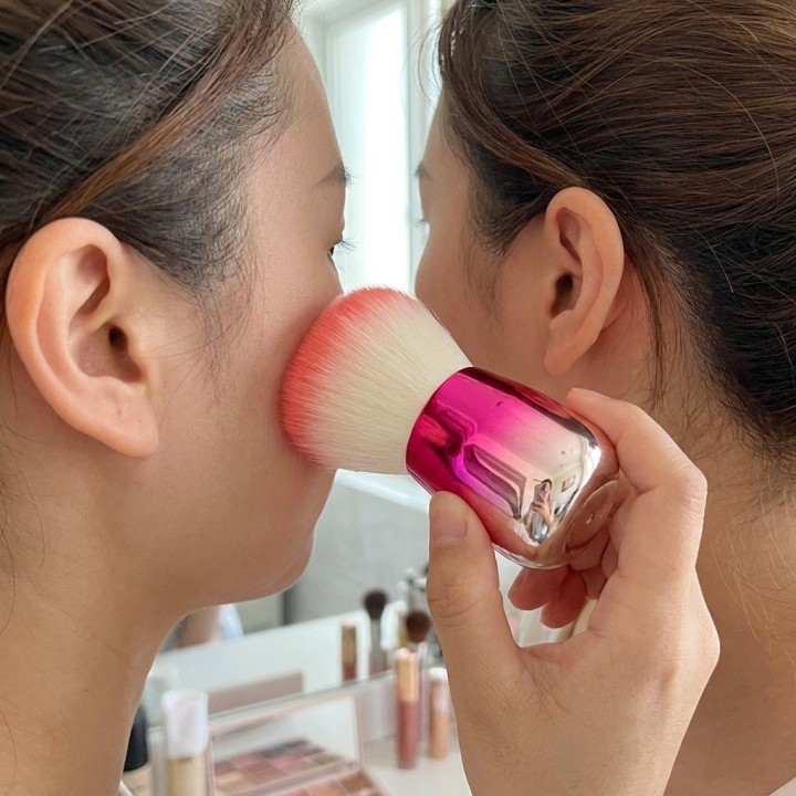 Brocha Kabuki Bledo Polvo Uñas Maquillaje Mango Metalizado
