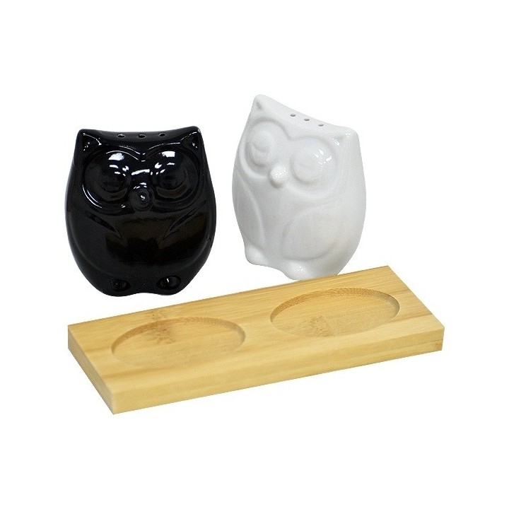 Set Salero Y Pimentero Cerámica Forma De Búhos Base Madera