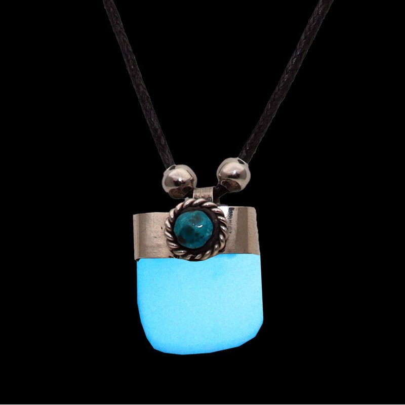 Collar Cubo Luminoso