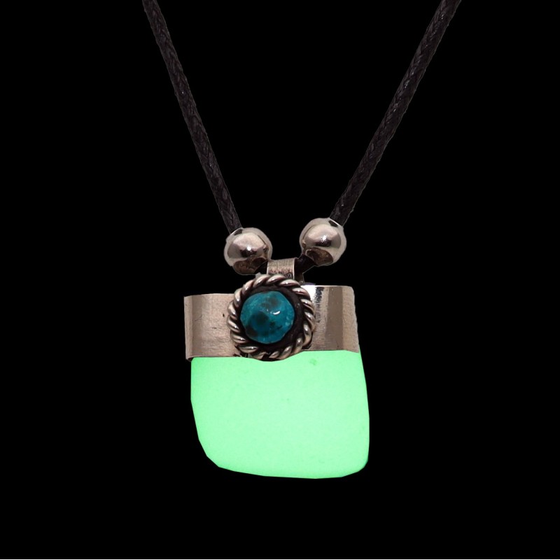 Collar Cubo Luminoso