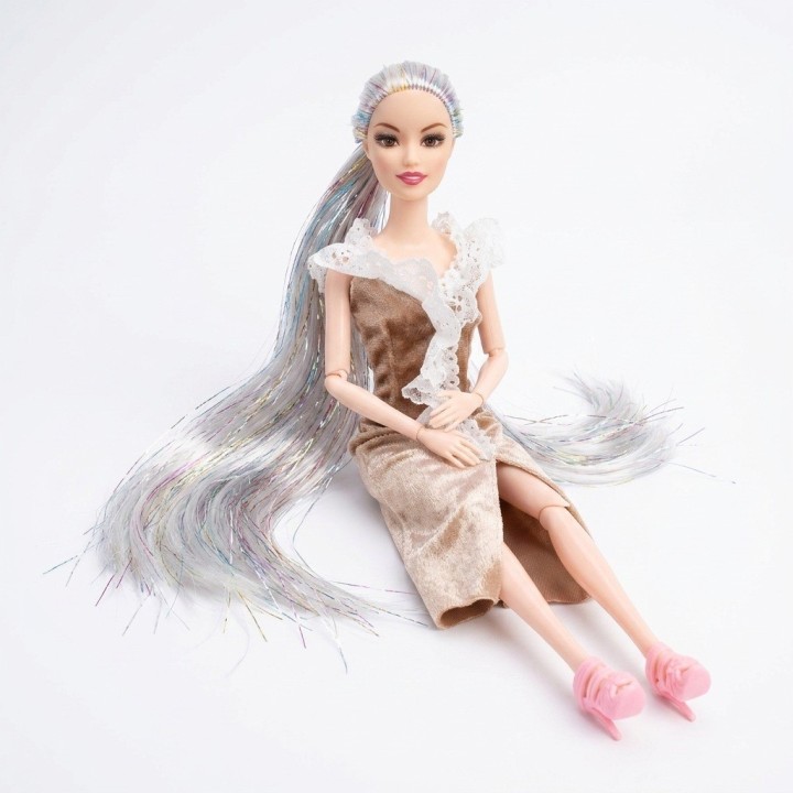 Muñeca Articulada Cabello Extra Largo + Accesorios
