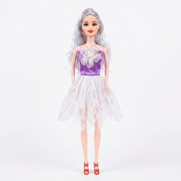 Set Muñeca Fashion Princesa Con Vestidos Y Accesorios