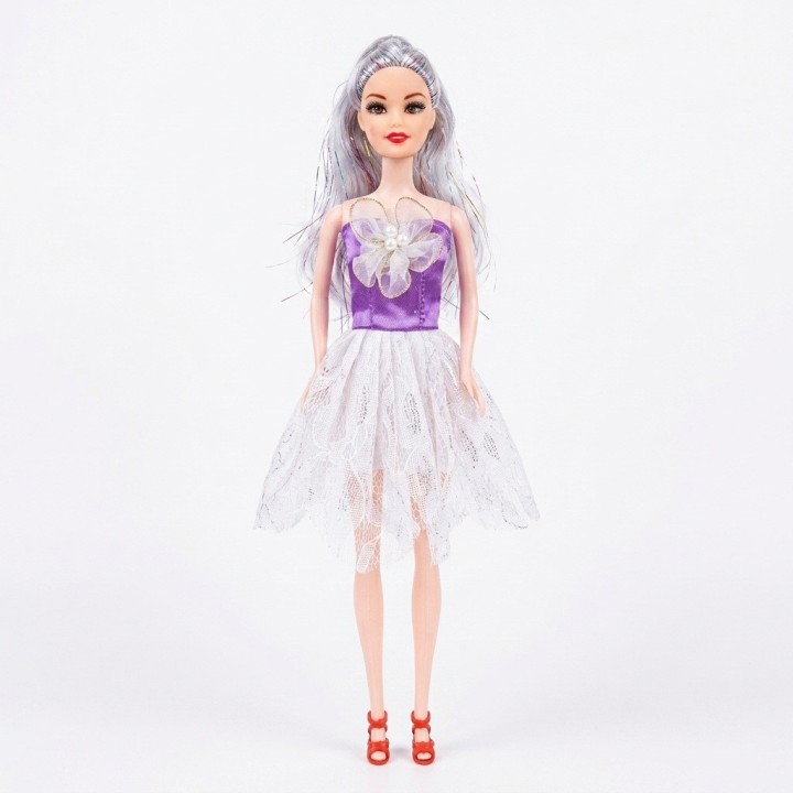 Set Muñeca Fashion Princesa Con Vestidos Y Accesorios