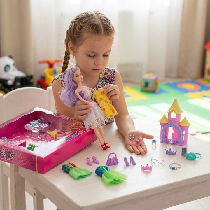 Set Muñeca Fashion Princesa Con Vestidos Y Accesorios