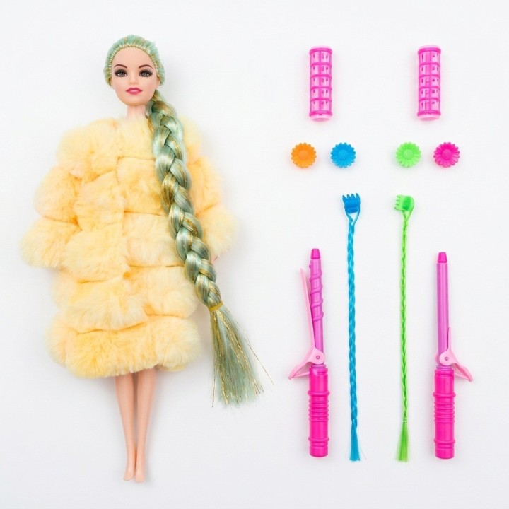Muñeca Fashion Con Abrigo Y Accesorios De Peinado