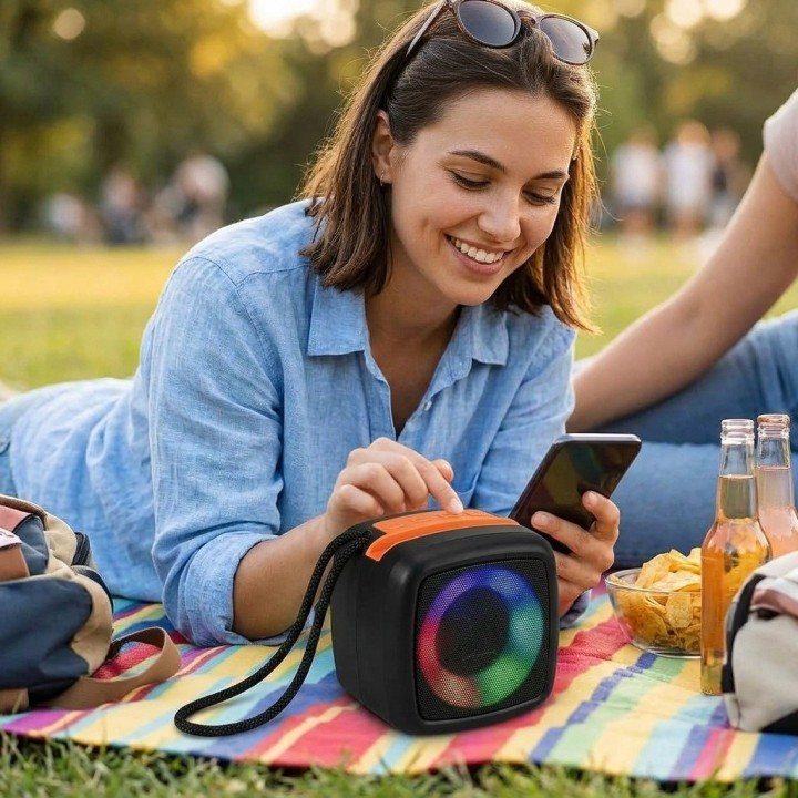 Parlante Bluetooth Portátil X-911 Luz Rgb Base Celular 5w